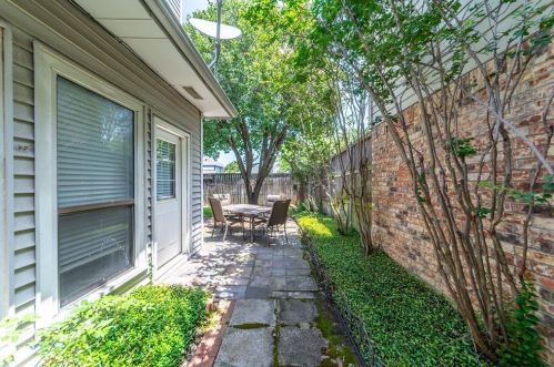 2121 Stradivarius Ln, Carrollton TX 75007-2218 exterior