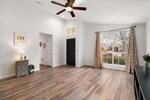 2117 Carnation Ct, Garland TX 75040-2805 exterior