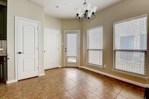 4272 Comanche Dr, Carrollton TX 75010-3300 exterior