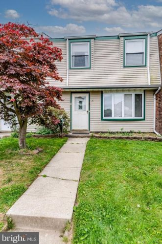 15 Farragut Ct, Willingboro, NJ 08046-2018