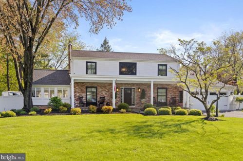 6 Larkspur Ln, Trenton, NJ 08648-1512