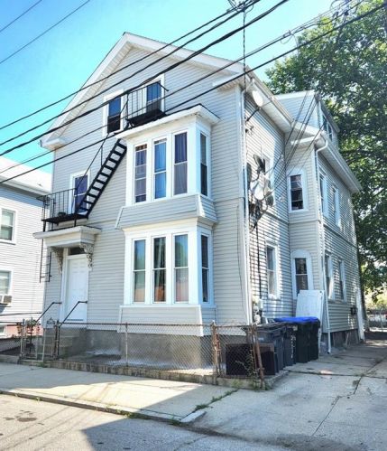 25 De Soto St, Providence, RI 02909-2460