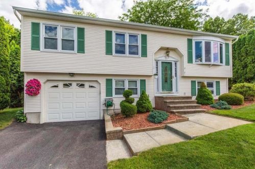 21 Camille Dr, Providence, RI 02919-2056