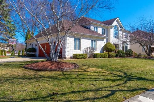 1101 Redwood Dr, Barrington Hills, IL 60102