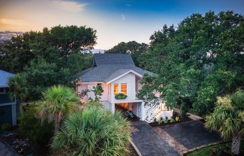 8 Ocean Park Ct, Isle Of Palms SC  29451-2244 exterior