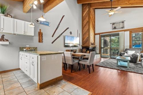 3102 Silver Strike, Truckee CA  exterior
