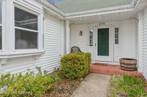6218 Old Farm Ln, Gurnee, IL 60031-4431