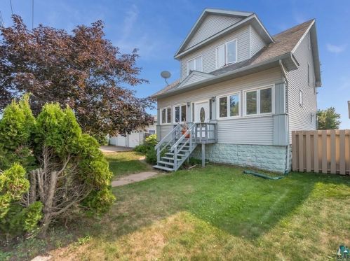 2007 Minnesota Ave, Duluth, MN 55802-2438