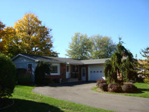 1120 Dayton Dr, Galesburg, IL 61401-1313