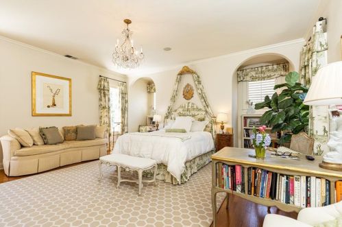 3119 Habersham Rd, Atlanta GA  30305-2939 exterior