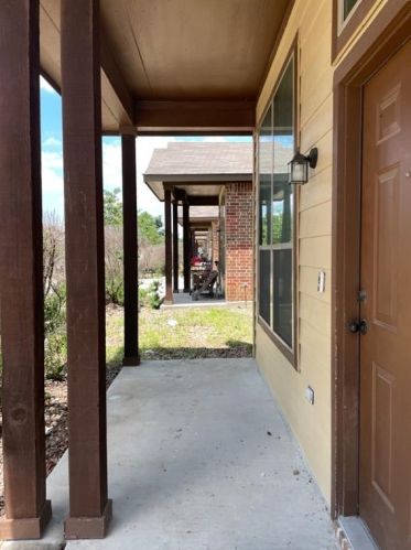 185 Creekside Villa Dr, Uhland TX  78640-6440 exterior