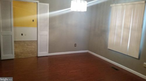 23 Gimble Ln, Willingboro, NJ 08046-3207