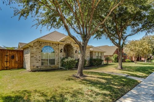 1525 Bastrop Dr, Carrollton, TX 75010-6424