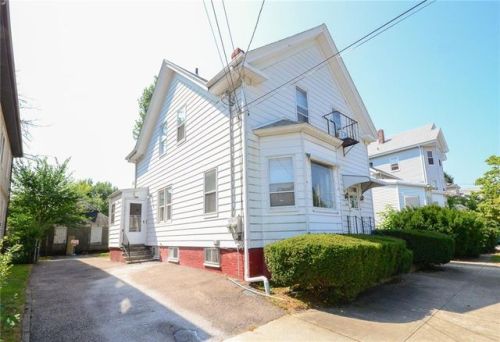 136 Dover St, Providence, RI 02908-3932