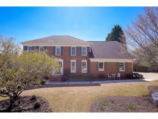 905 Saddle Ridge Ct, Roswell, GA 30076-1088