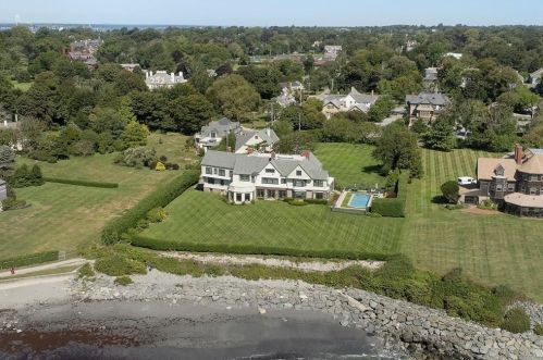 225 Ruggles Ave, Middletown, RI 02840-4351