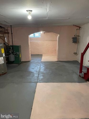 2524 61 St, Philadelphia PA 19142-3402 exterior