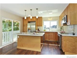 1564 Frear St, Honolulu, HI 96813-1920
