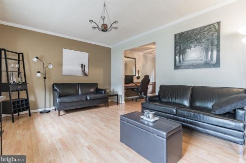 16017 Laconia Cir, Woodbridge, VA 22191-4318