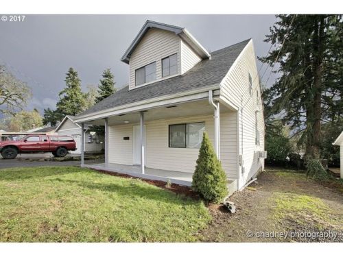 435 Gloucester St, Gladstone OR  exterior