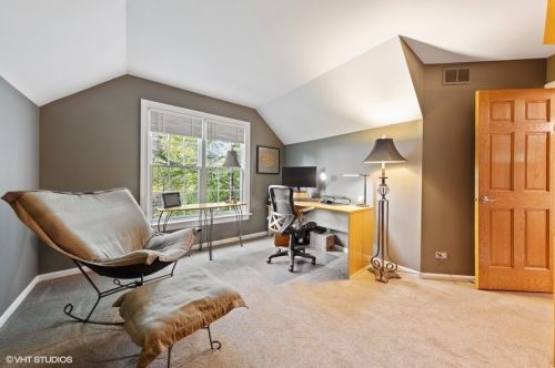 6755 Fieldstone Dr, Willowbrook IL  60527-5294 exterior