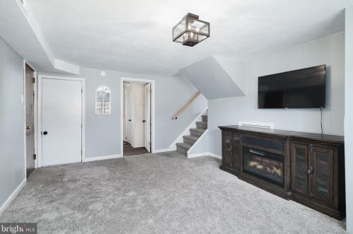 1221 Oakwood Rd, Tavistock NJ  08033-3632 exterior