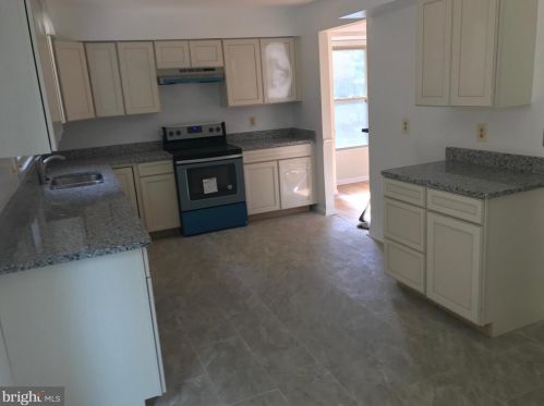 9029 Armendown Dr, Springfield VA  22152-2138 exterior