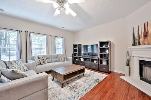 2924 Ashly Woods Ct, Lithonia, GA 30078-6925