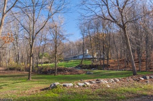 25 Ely Ln, Sparta, NJ 07871-3428
