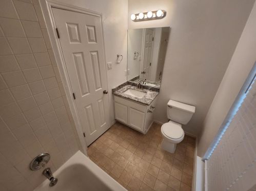 138 Hogan, Uhland TX 78640-5400 exterior