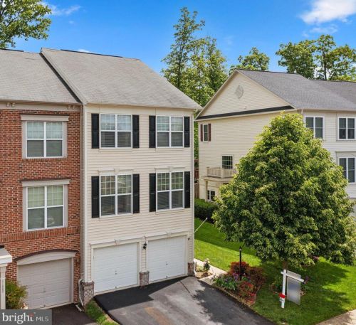 11880 Benton Lake Rd, Bristow, VA 20136-6163