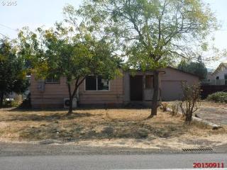 3697 Carnes Rd, Roseburg, OR 97471-4555