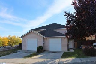 1001 Newport St, Kennewick, WA 99337-4067