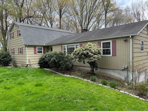 64 Blue Hills Rd, Upper Stepney, CT 06468-2016