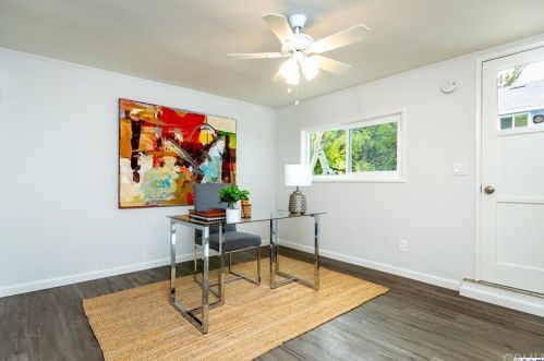 5124 Ln Crescenta Ave, Glendale CA 91214-2117 exterior