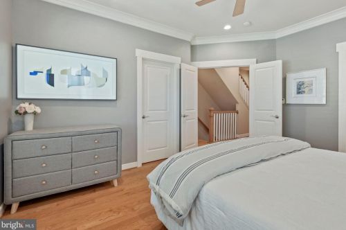 2737 Linden Ln, Silver Spring MD 20910-1212 exterior