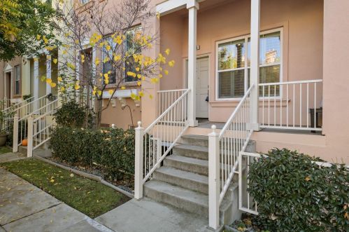 135 Pacchetti Way, Mountain View, CA 94040-1238