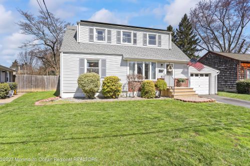 14 Mead Ave, East Freehold, NJ 07728-1817