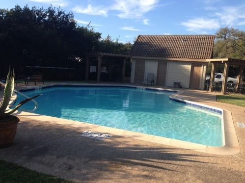 6820 Cypress Point Cv, Austin TX exterior