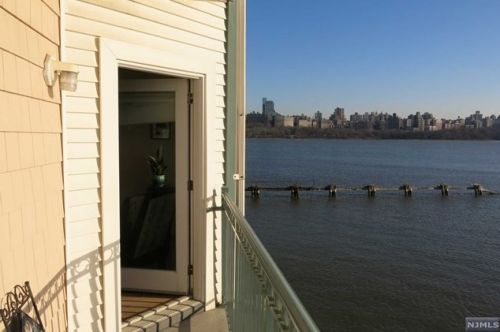 116 The Promenade, Edgewater NJ  07020-2104 exterior