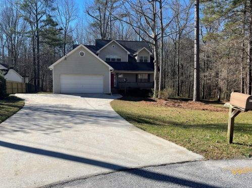 130 Goldfinch Dr, Porterdale, GA 30016-9060