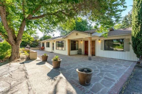 6870 Cabernet Rd, Lake Nacimiento, CA 93446-8319