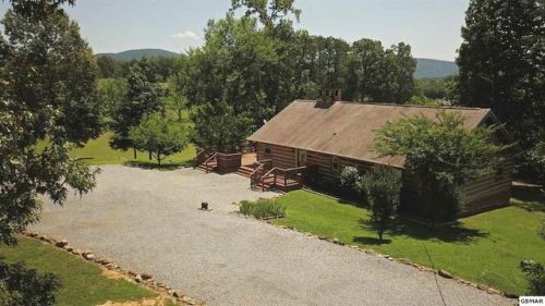 133 Heritage Ln, Pigeon Forge, TN 37876-2188