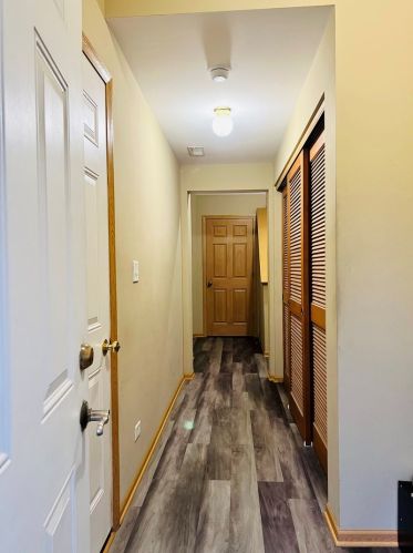 146 Goldenhill St, Carol Stream IL  60188-1303 exterior