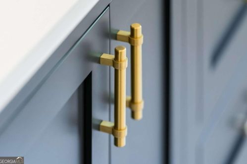 2731 Arden Rd, Atlanta GA  30305-1913 exterior