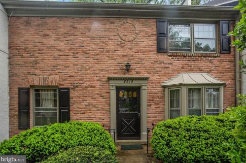 8319 Forrester Blvd, Springfield VA  22152-1703 exterior