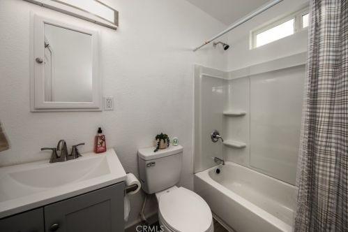 8692 Garfield St, Riverside CA  92504-2963 exterior