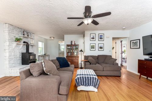 1217 Pine Ave, Shady Side MD 20764-9575 exterior