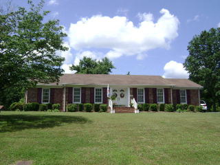 305 Shore Dr, Emporia, VA 23847-2811