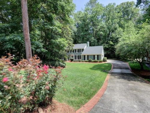 200 Devonwood Dr, Atlanta, GA 30328-1909